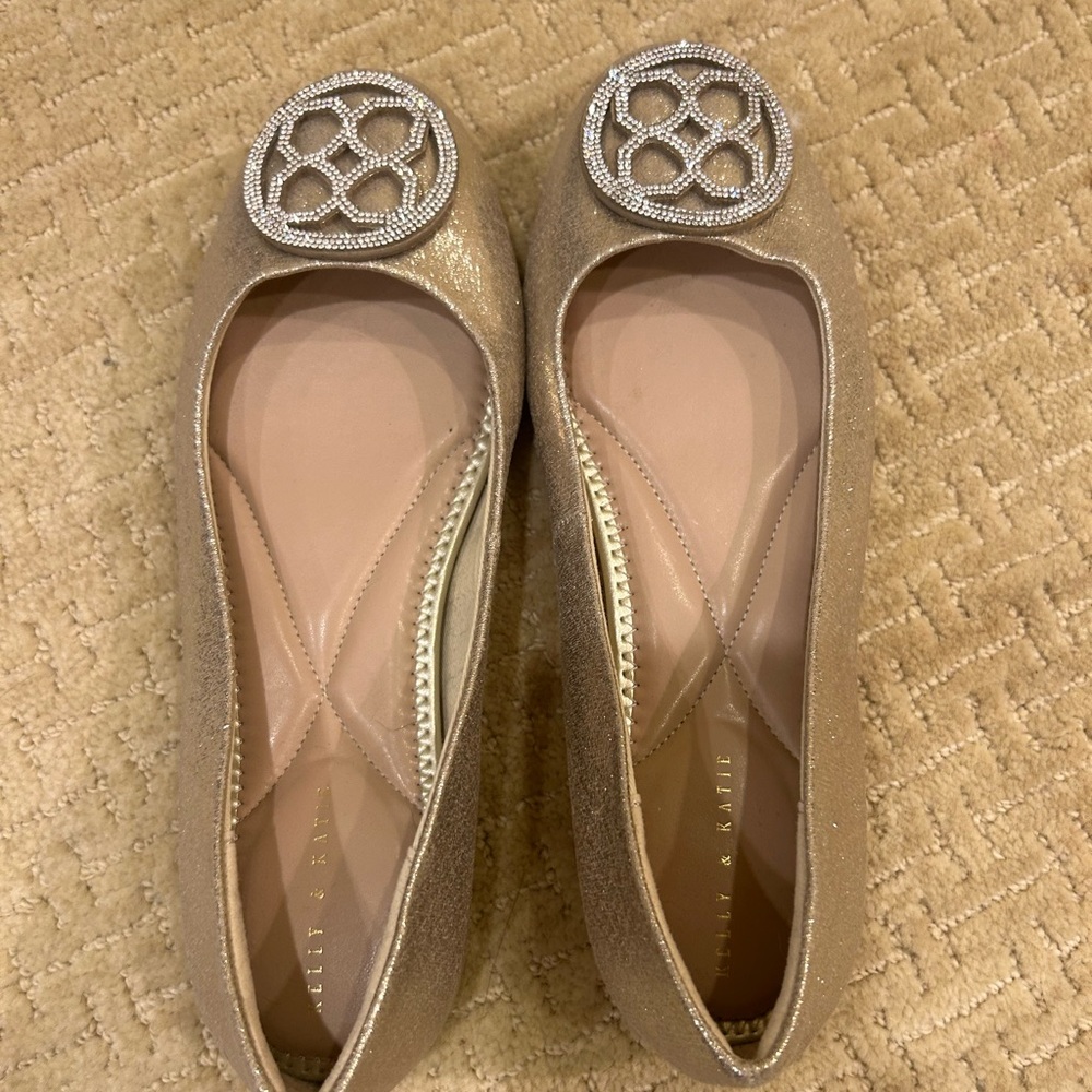Kelly & Katie Gold Ballet Flats NWOT Sz 7.5